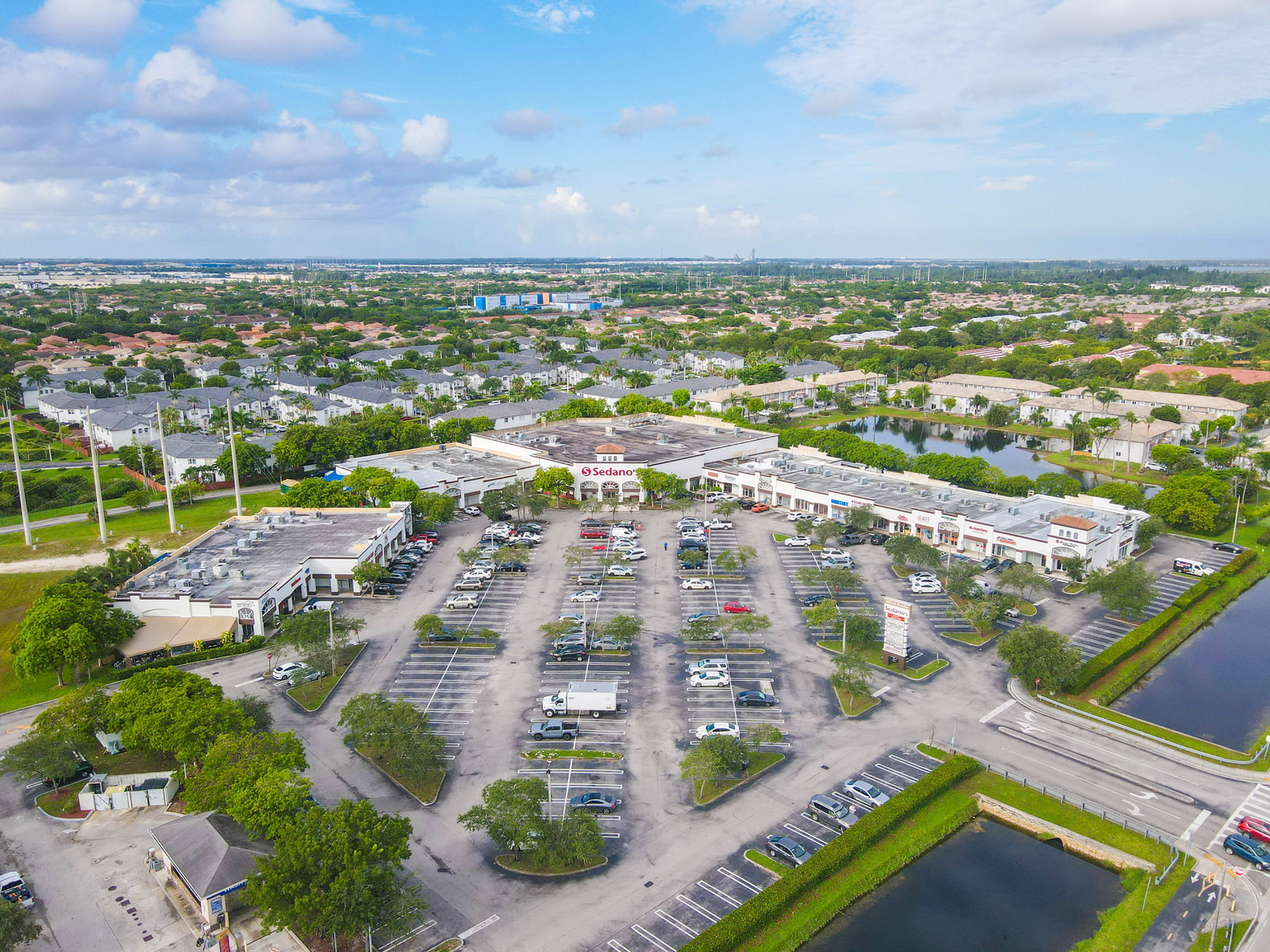 Delia Plaza · Existing center; proposed expansion remains separate